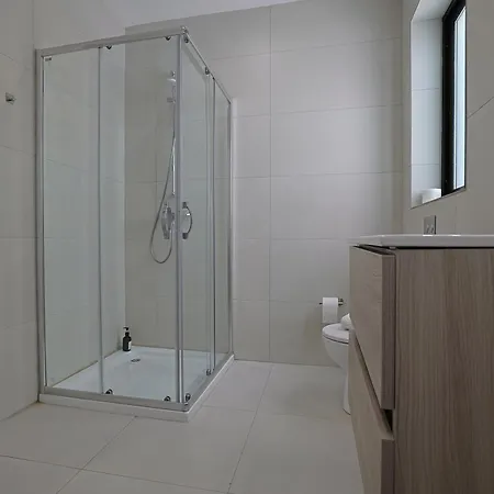 Swieqi Malaika New 3 *