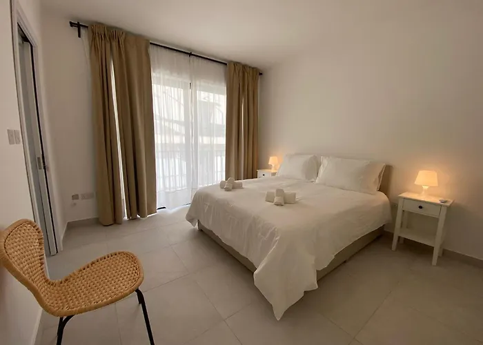 Swieqi Malaika New 3 *