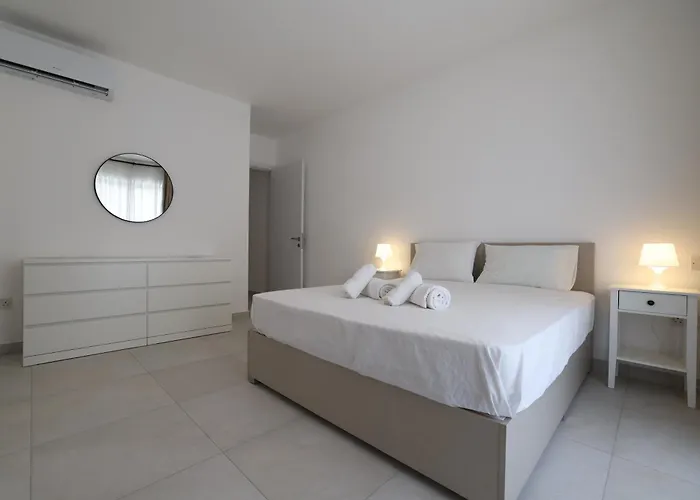 Swieqi Malaika New 3 *